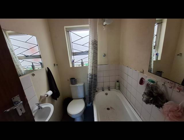 3 BEDROOM FREEHOLD FOR SALE IN STRANDFONTEIN